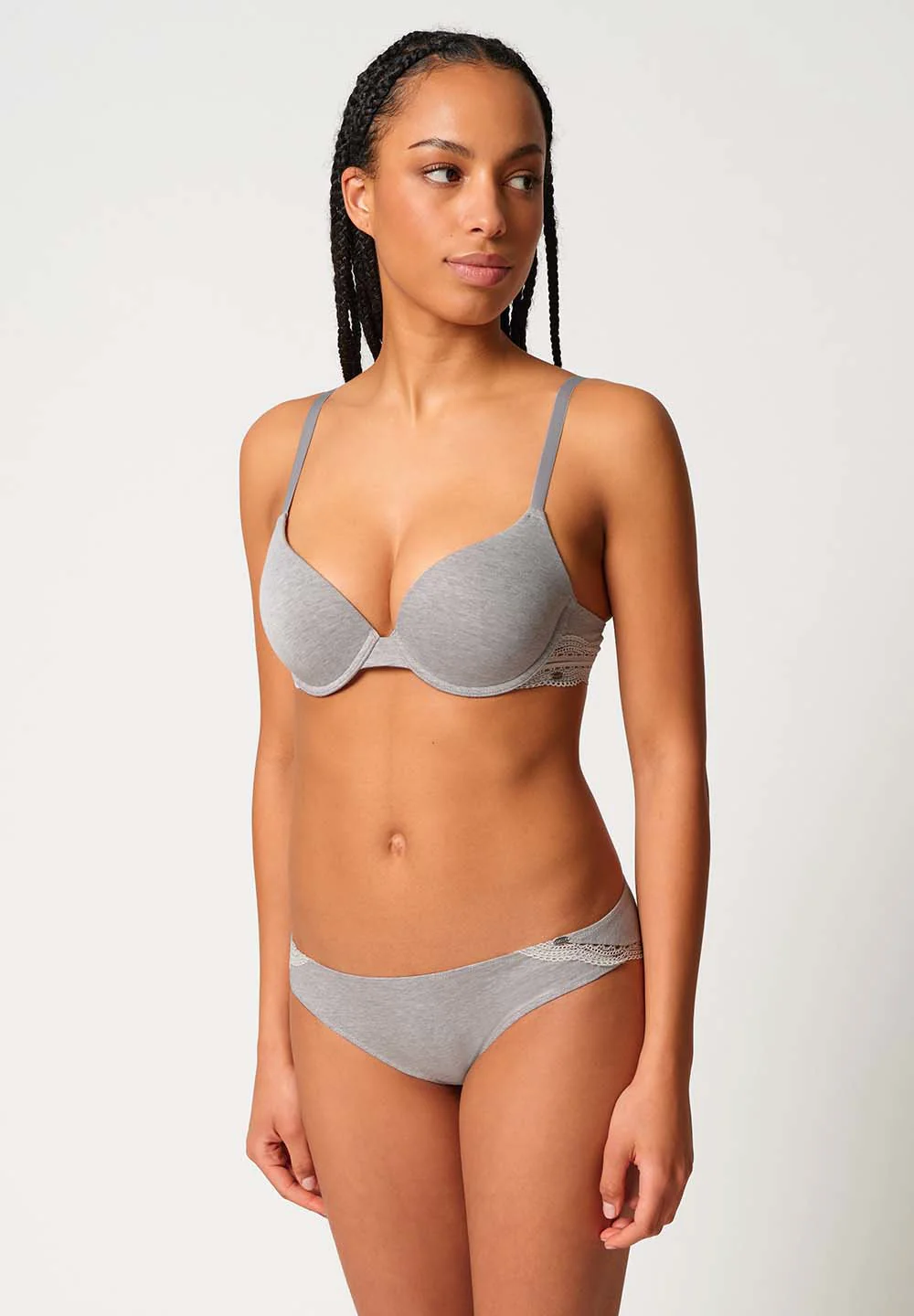 Women / Sale / Bras